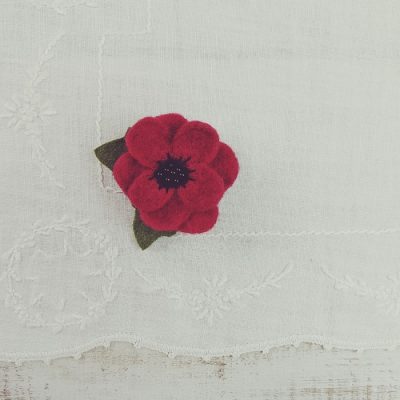 How to Make a Needle Felted Poppy Pin ~ Remembrance Poppy Pin